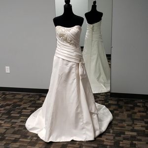 Alfred Angelo Style 2022,strapless,white,satin